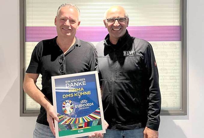 Überreichung der Urkunde für DMS Kühne