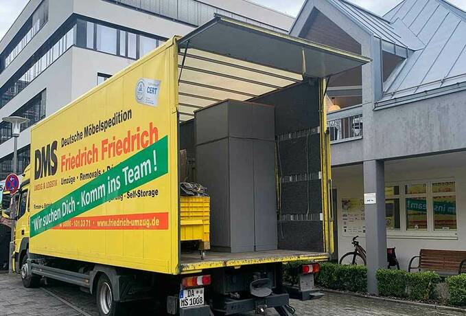 LKW vor Kinderschutzbund