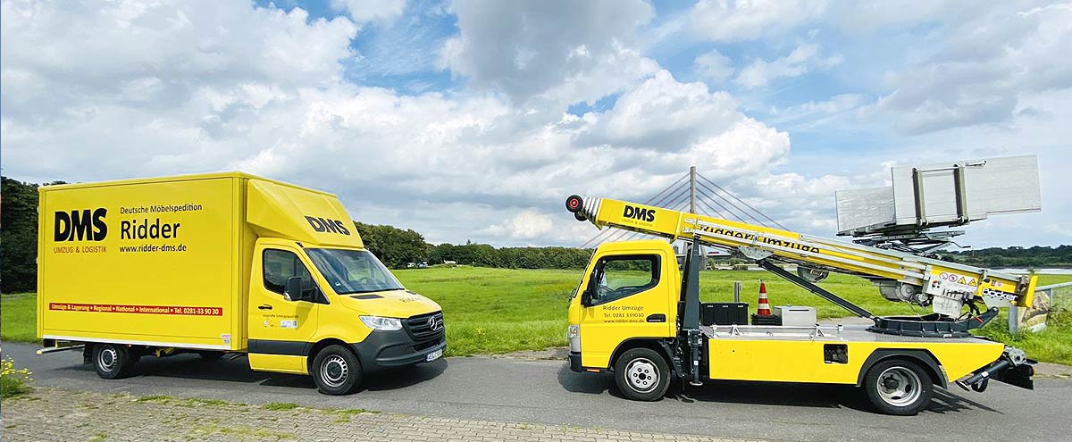 Mercdes Sprinter und Außenaufzug